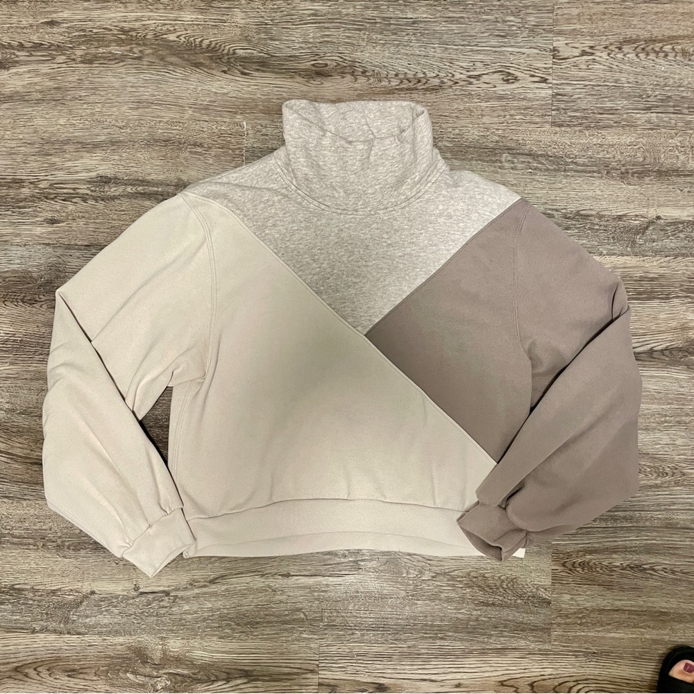 Abercrombie & Fitch Super Soft Turtleneck - Geometric Grey White - M